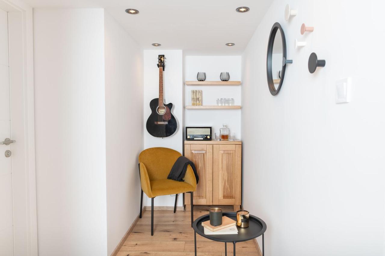 Apartman Music By Locap Group *